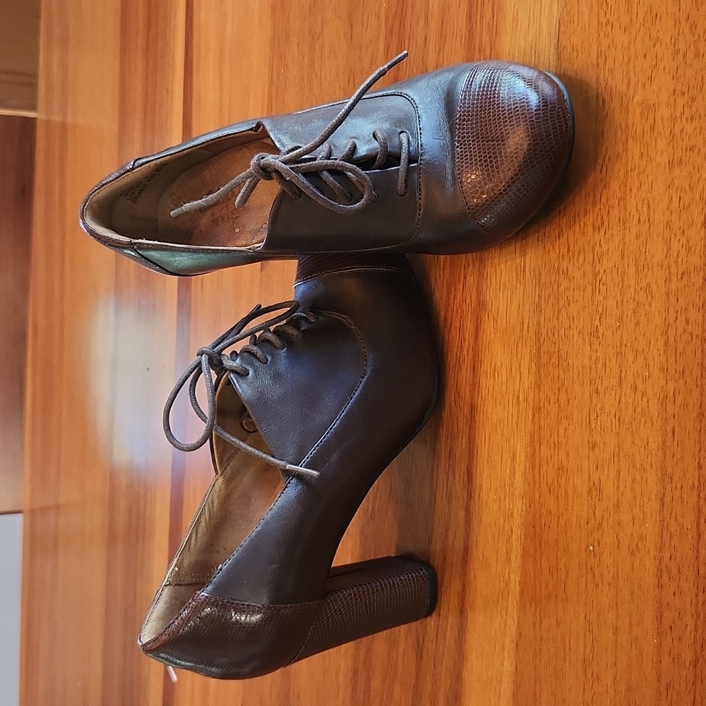 Indigo by Clarks - cap toe oxford heels
